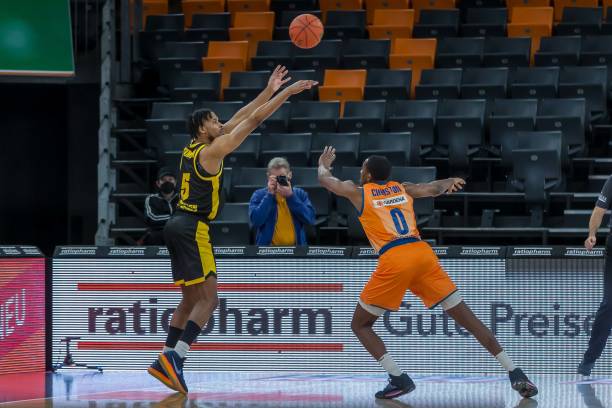 他能适应不 他能适应不