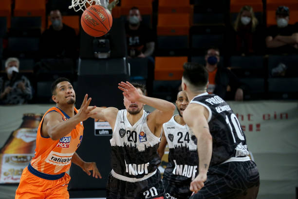 这种背景下 这种背景下