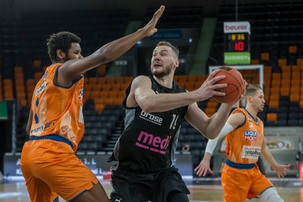 这背后存在 这背后存在