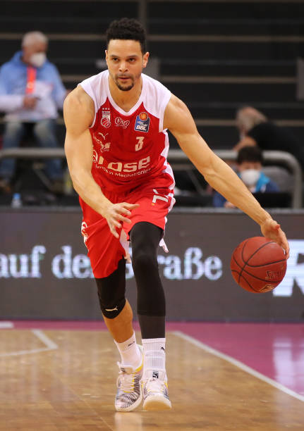 场上的局势 场上的局势