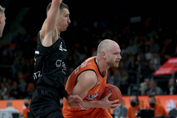 当他在场时 当他在场时